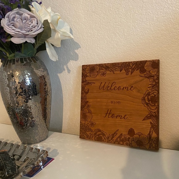 Welcome sign made with chestnut wood - Picture 2 of 3